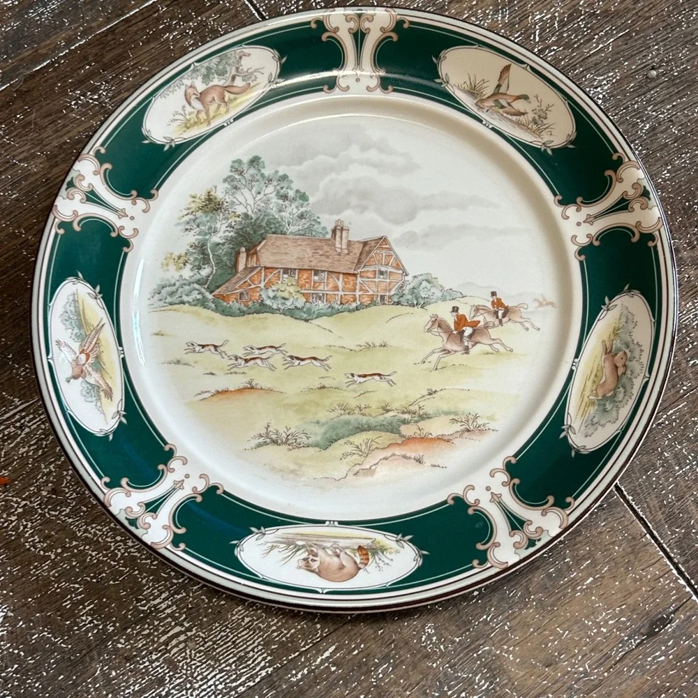 Keltcraft Noritake Ireland 9170 Pursuit Hunt Scene 10.5 Dinner Plate Green Rim